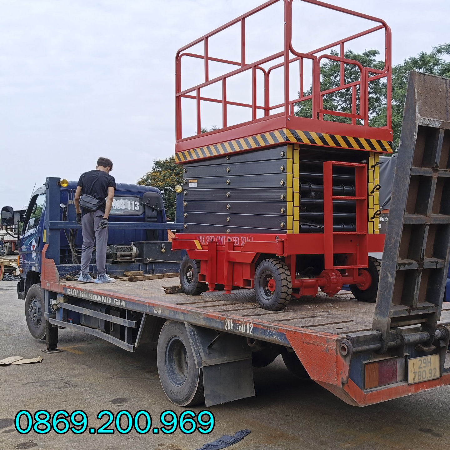 Tầm quan trọng của XE NÂNG NGƯỜI LÀM VIỆC TRÊN CAO trong công việc hiện đại 9 xe nâng người làm việc trên cao