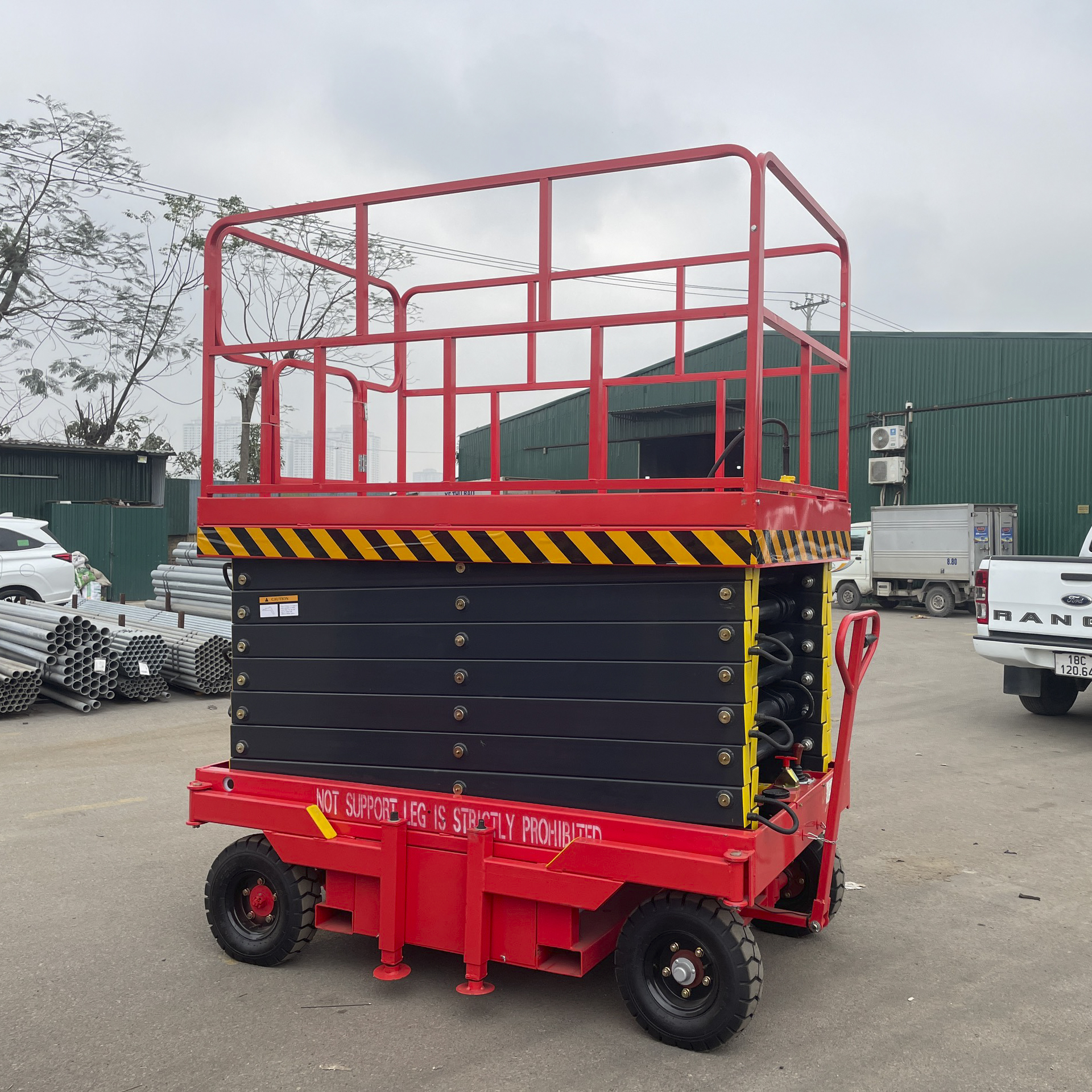 Có nên mua thang nâng người 10m 12m nhập khẩu cũ không? 2 thang nang nguoi zunhui 2