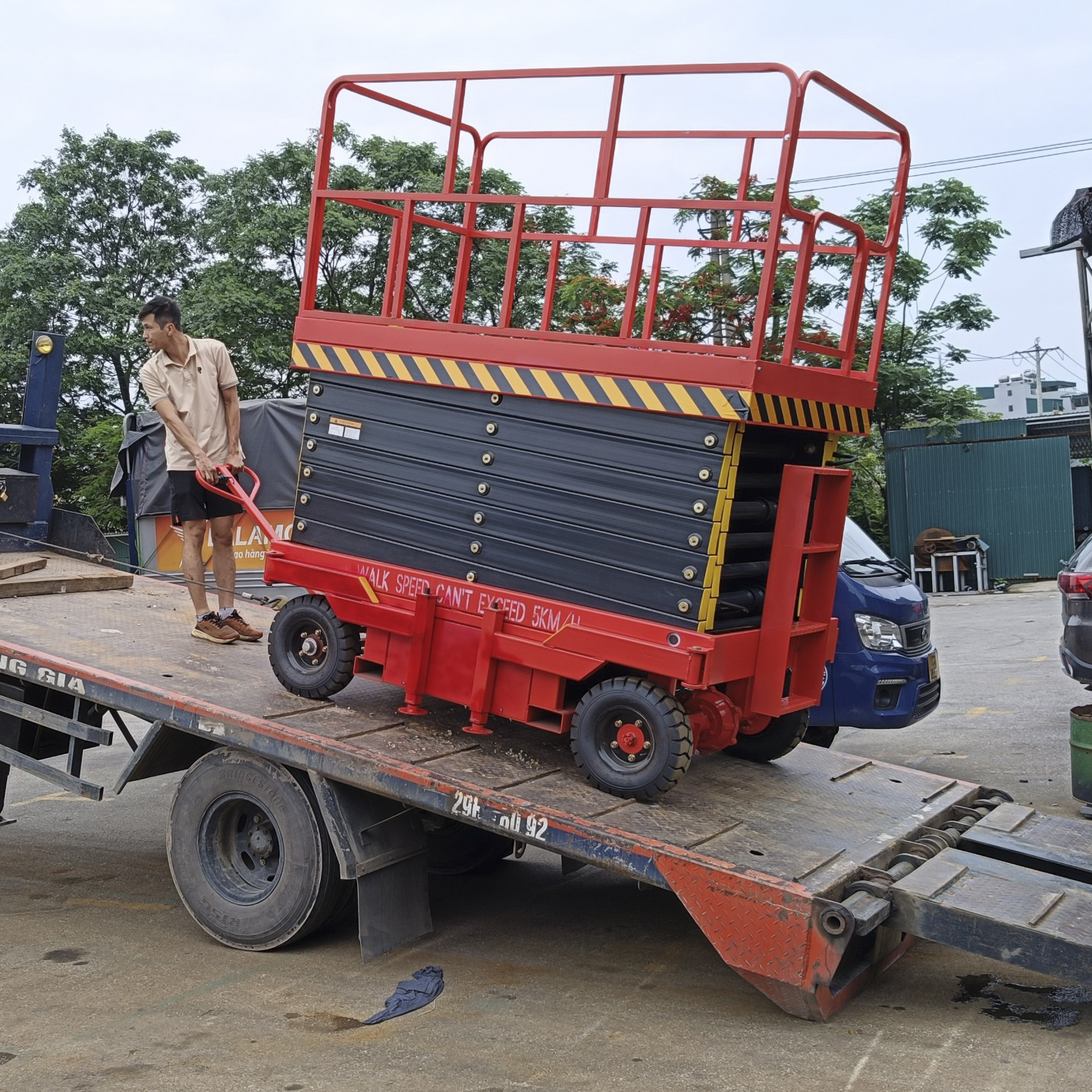 Có nên mua thang nâng người 10m 12m nhập khẩu cũ không? 1 Có nên mua thang nâng người 10m 12m nhập khẩu cũ không?