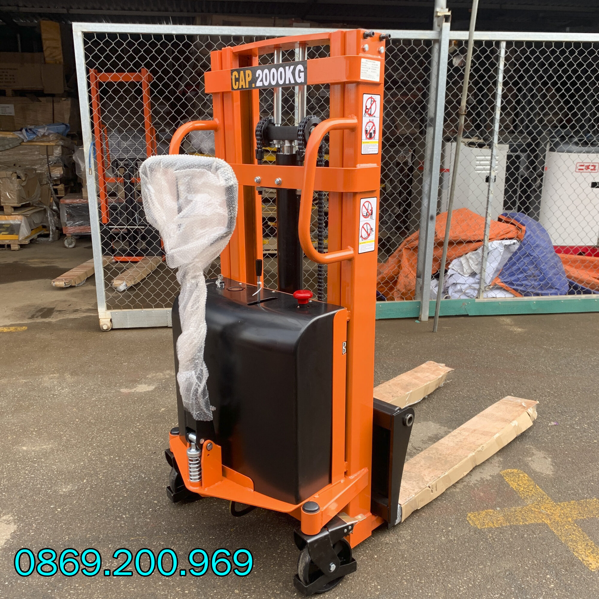 Xe nâng bán tự động 2 tấn nâng 2m BDS20-20 chính hãng Zhejiang 2 Xe nâng bán tự động 2 tấn nâng 2m