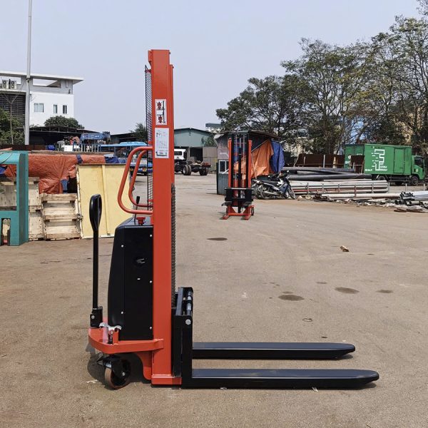 Xe nâng bán tự động 2 tấn nâng 1m6 CTD 20/16 chính hãng