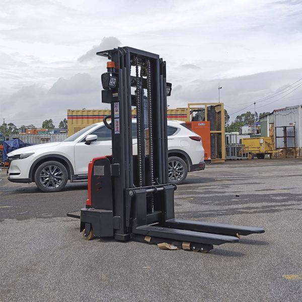 Xe nâng bệ đứng lái 1.5 tấn nâng cao 4m Waylift CDD1540