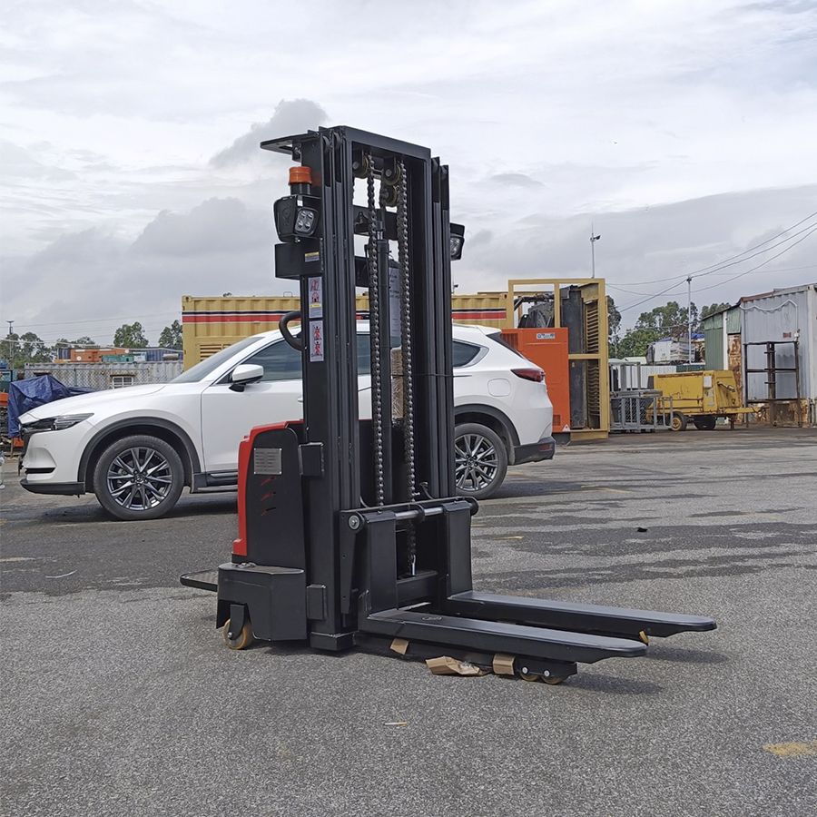 Xe nâng bệ đứng lái 1.5 tấn nâng cao 4m Waylift CDD1540 1 Xe nâng bệ đứng lái 1.5 tấn nâng cao 4m Waylift CDD1540