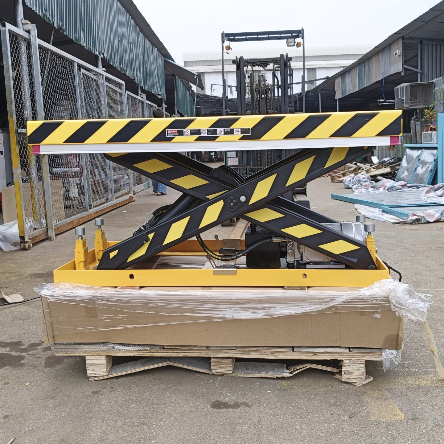 Lựa chọn Bàn Nâng Hạ Điện phù hợp cho nhu cầu của bạn 10 ban nang ha dien 4