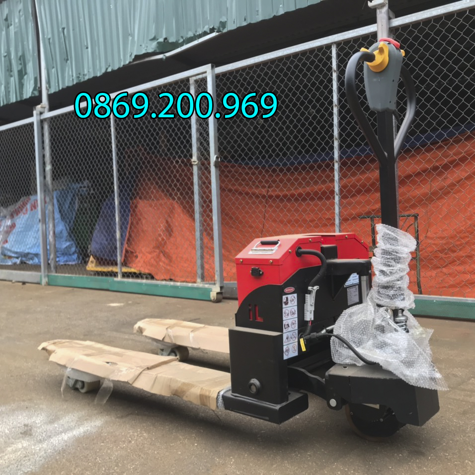 Giá Xe Nâng Tay Điện: Yếu Tố Ảnh Hưởng Và Bảng Giá Tham Khảo 3 Giá Xe Nâng Tay Điện: Yếu Tố Ảnh Hưởng Và Bảng Giá Tham Khảo - Ảnh 3