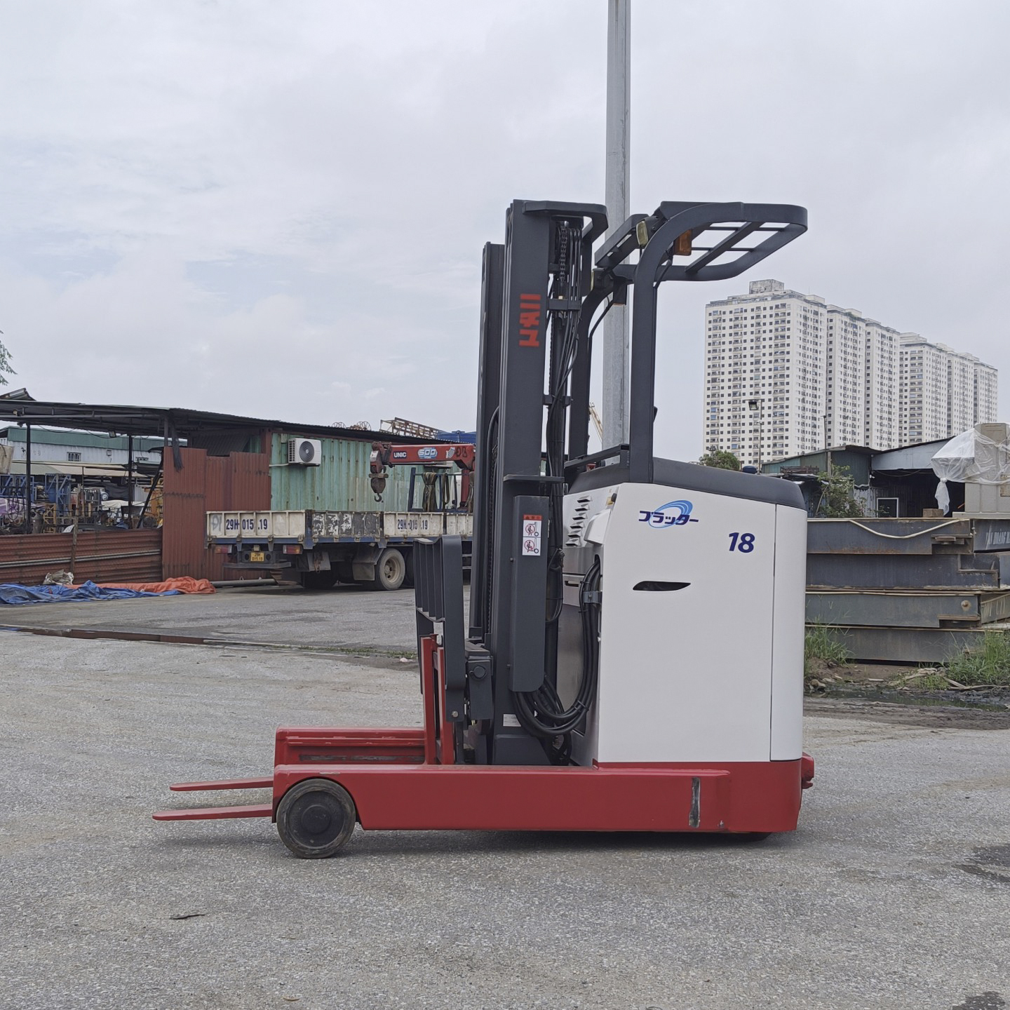 Bảng giá xe nâng điện cũ cập nhật mới nhất 2024 1 Bảng giá xe nâng điện cũ cập nhật mới nhất 2024