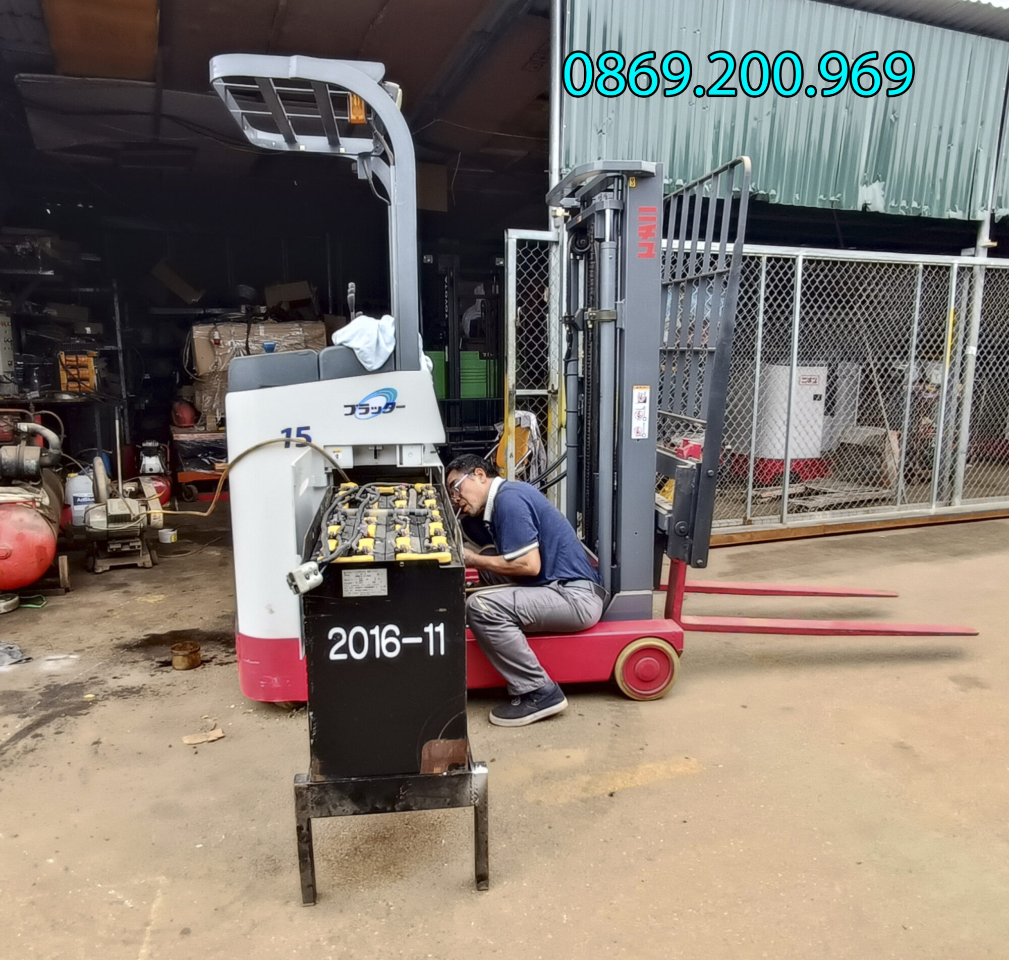 Xe Nâng Điện Đứng Lái Cũ - Giá Rẻ, Chất Lượng Tốt 4 Xe Nâng Điện Đứng Lái