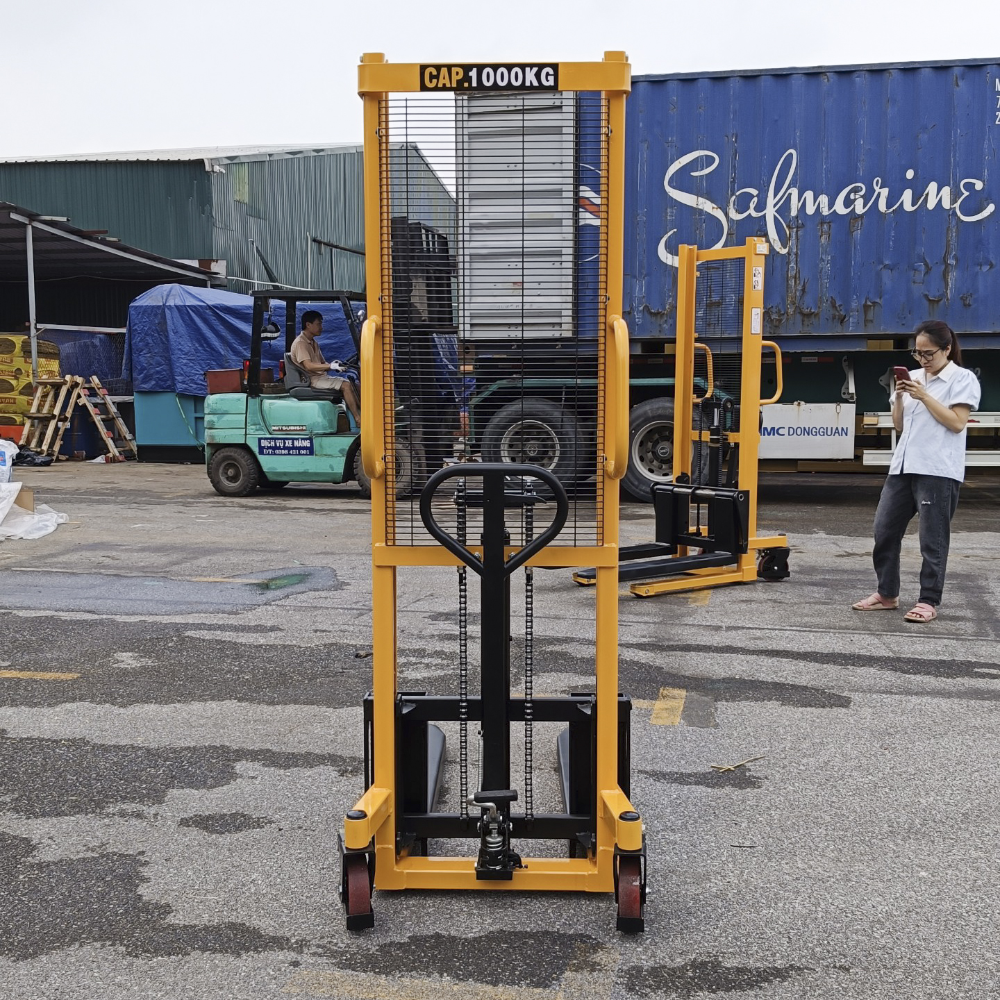 Ưu điểm của xe nâng tay cao 1 tấn - Hướng dẫn chọn mua 6 xe nang tay cao 1 tan 7