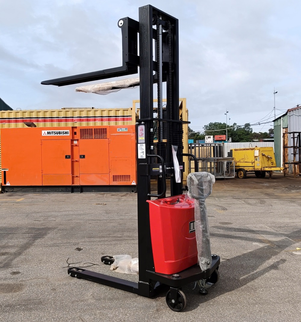 Bảo dưỡng xe nâng bán tự động