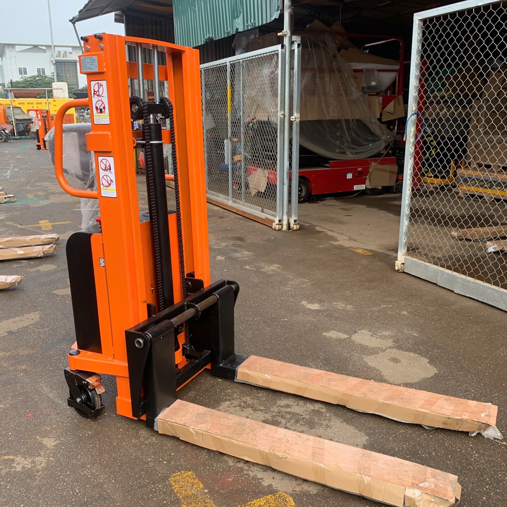 Ứng dụng của xe nâng bán tự động 2 Ứng dụng của xe nâng bán tự động