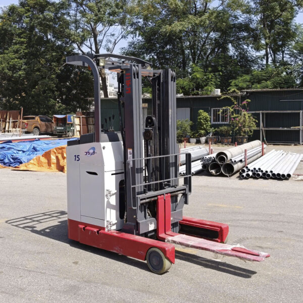 Xe nâng điện đứng lái cũ 1,5 tấn nâng cao 4,5m hãng Nichiyu