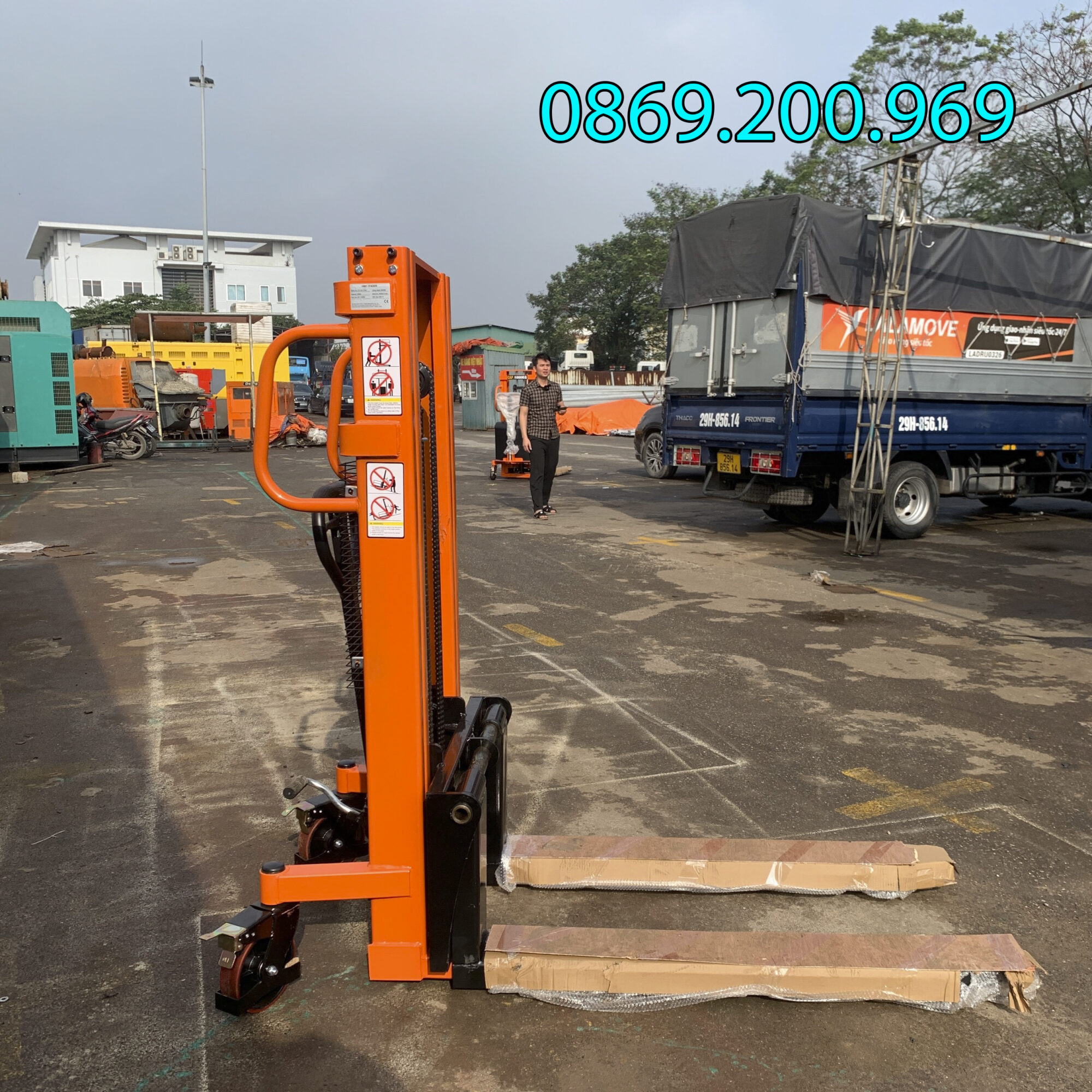 Xe Nâng Tay 1.5 Tấn Tại Hà Nội: Giá Tốt, Chất Lượng Cao 1 Xe Nâng Tay 1.5 Tấn Tại Hà Nội