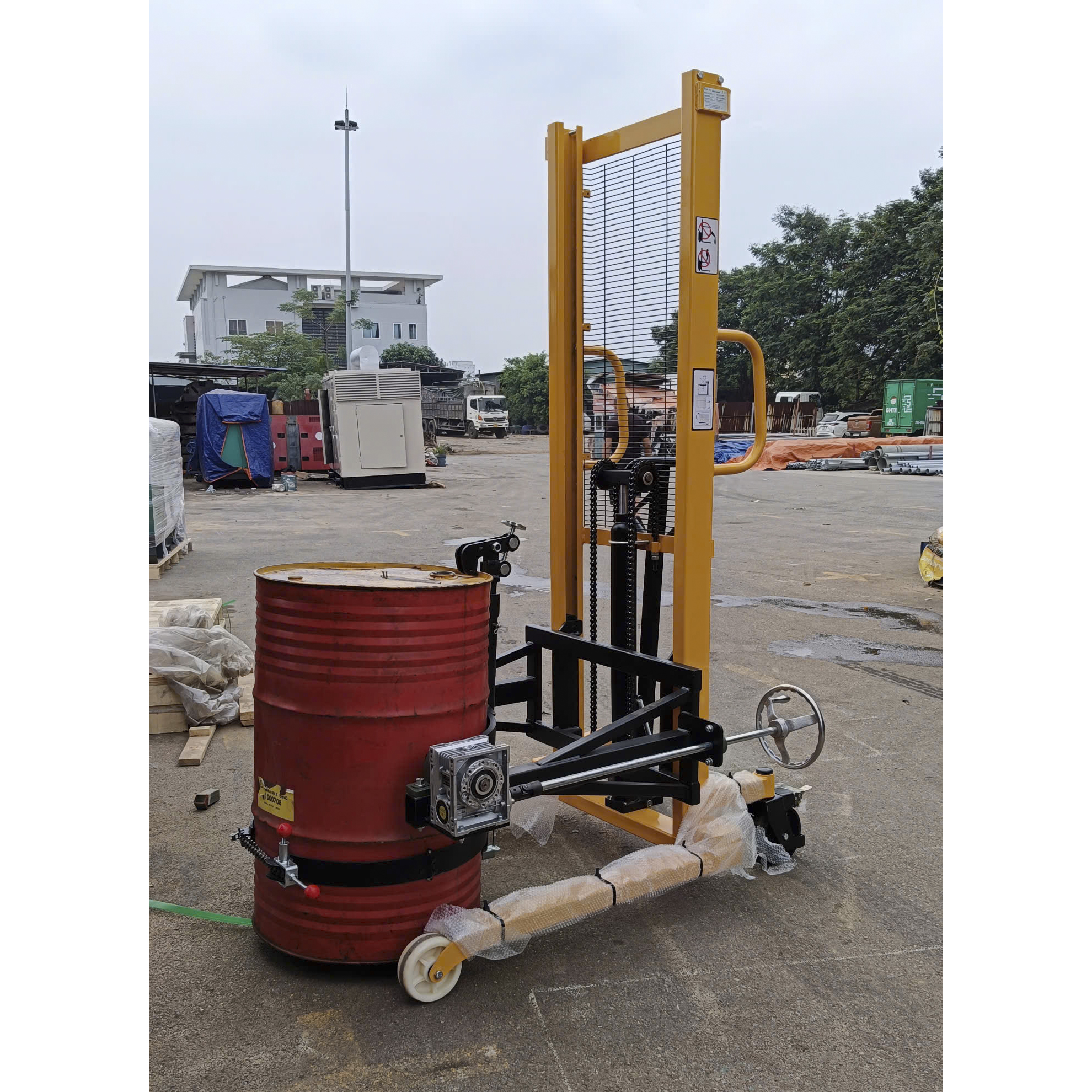 Xe nâng thùng phuy bằng tay 350kg nâng cao 1.5m 3 Xe nâng thùng phuy bằng tay 350kg nâng cao 1.5m - Ảnh 3