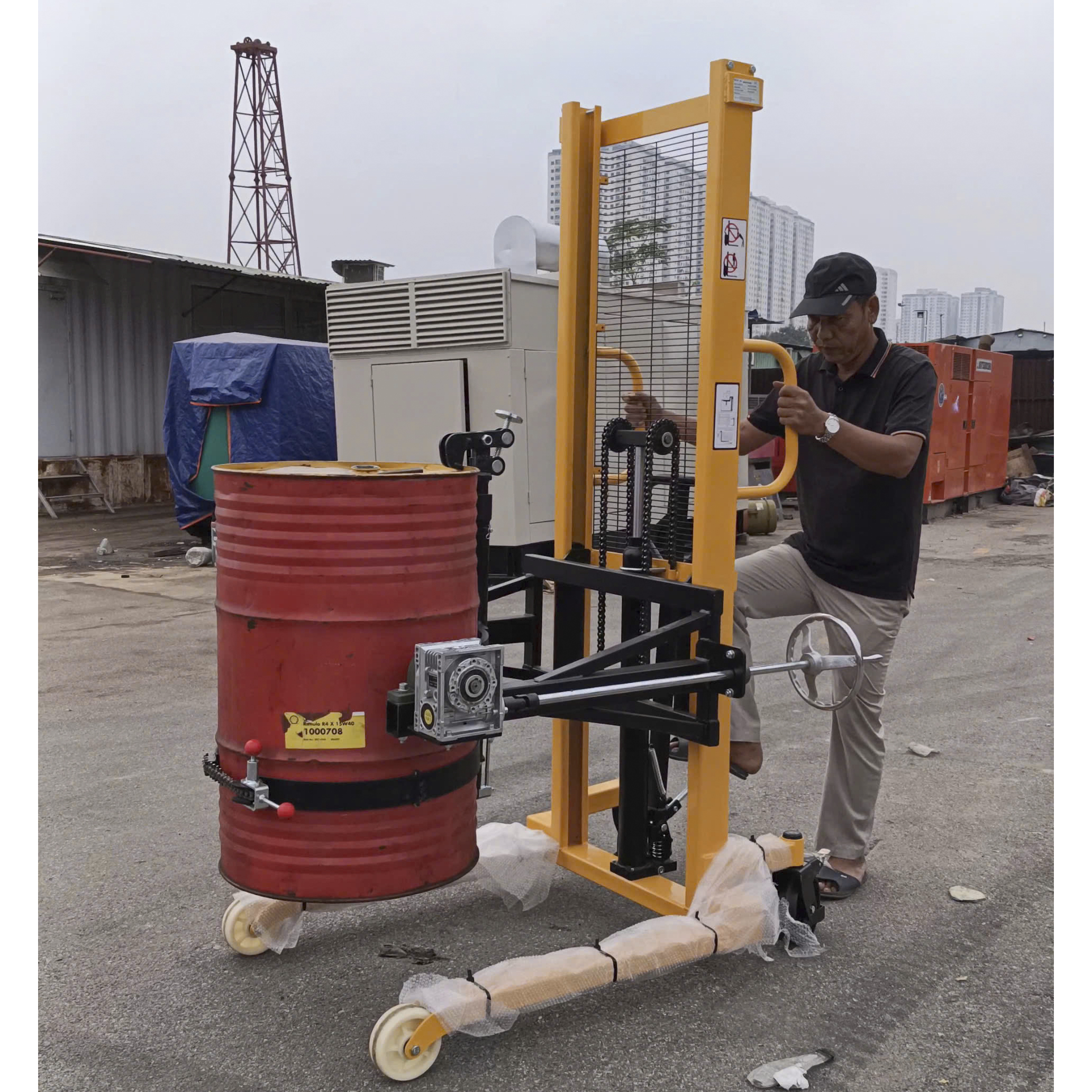 Xe nâng thùng phuy bằng tay 350kg nâng cao 1.5m 1 Xe nâng thùng phuy bằng tay 350kg nâng cao 1.5m