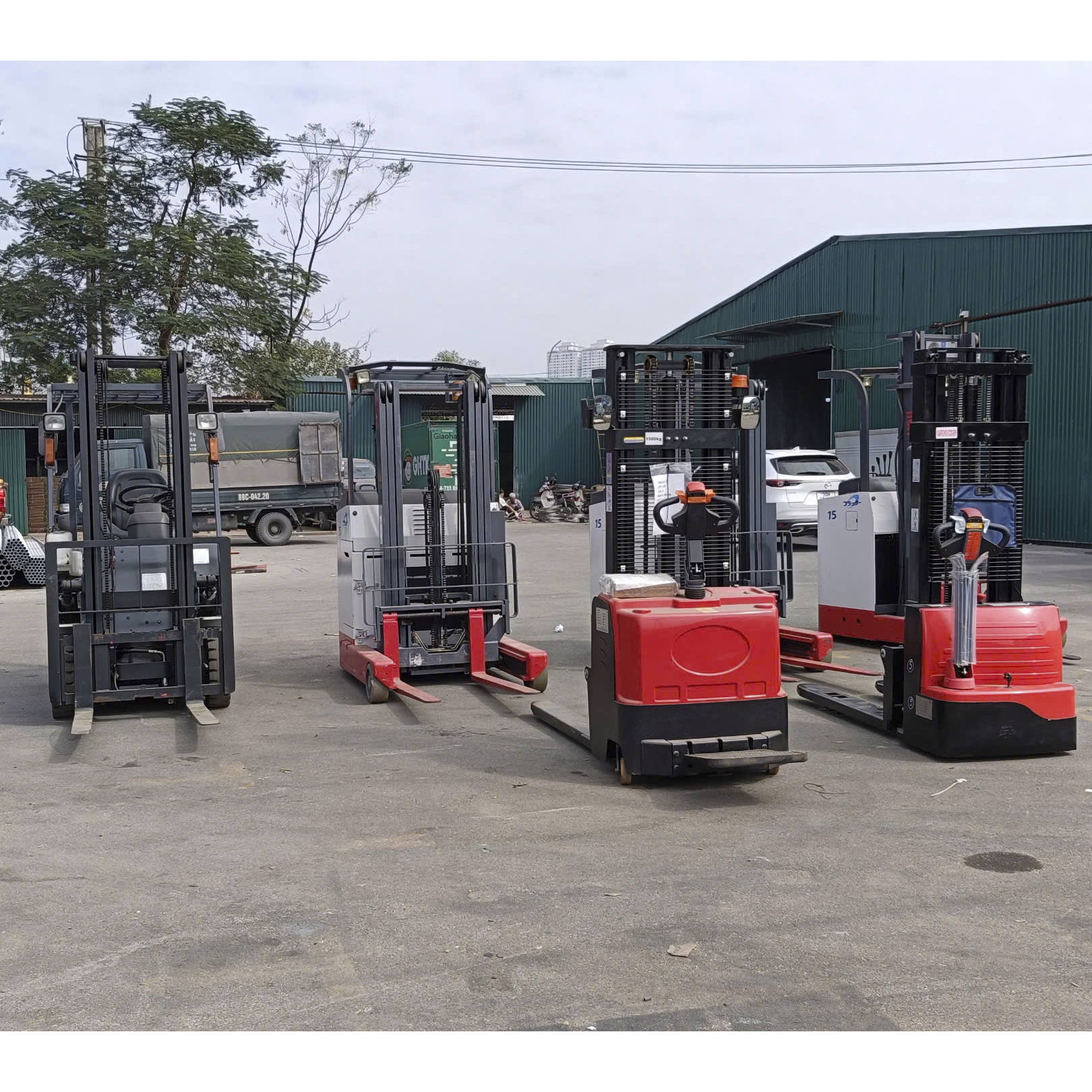 xe nang dien 1 5 tan 1