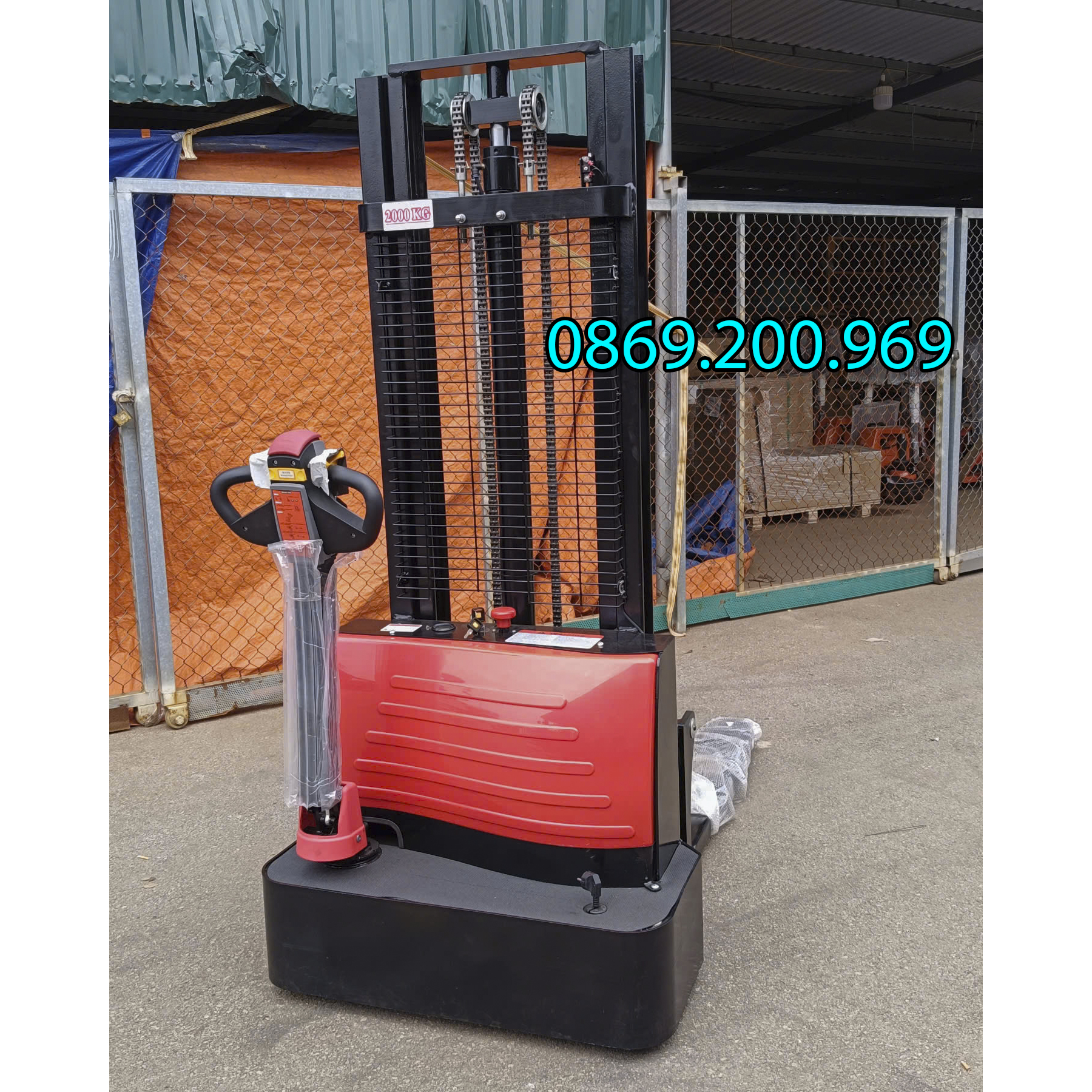 Xe Nâng Điện Mini - Chọn Mua Xe Nâng Phù Hợp 2 Xe nâng điện mini