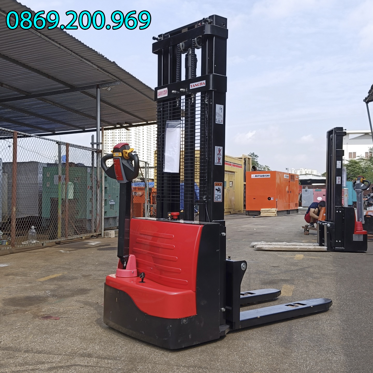 Mua Xe Nâng Điện Mini Tại Hà Nội - Nhanh Chóng, Tiện Lợi 1 xe nâng điện mini tại Hà Nội