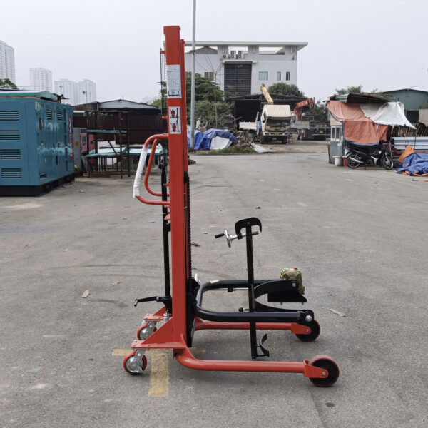 Xe nâng quay đổ phuy 350kg nâng 1m4 COT0.35/1.4 hãng Maihui