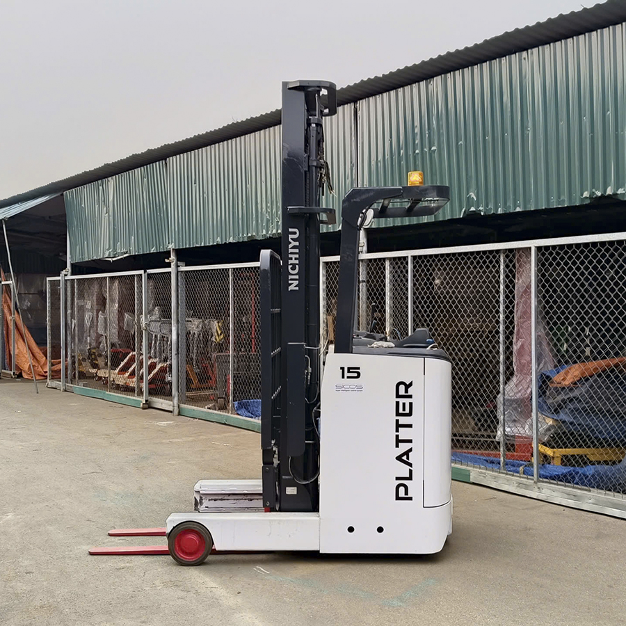 Xe nâng điện đứng lái 1,5 tấn 4,5m hãng Nichiyu Nhật Bản 1 Xe nâng điện đứng lái 1,5 tấn 4,5m hãng Nichiyu Nhật Bản