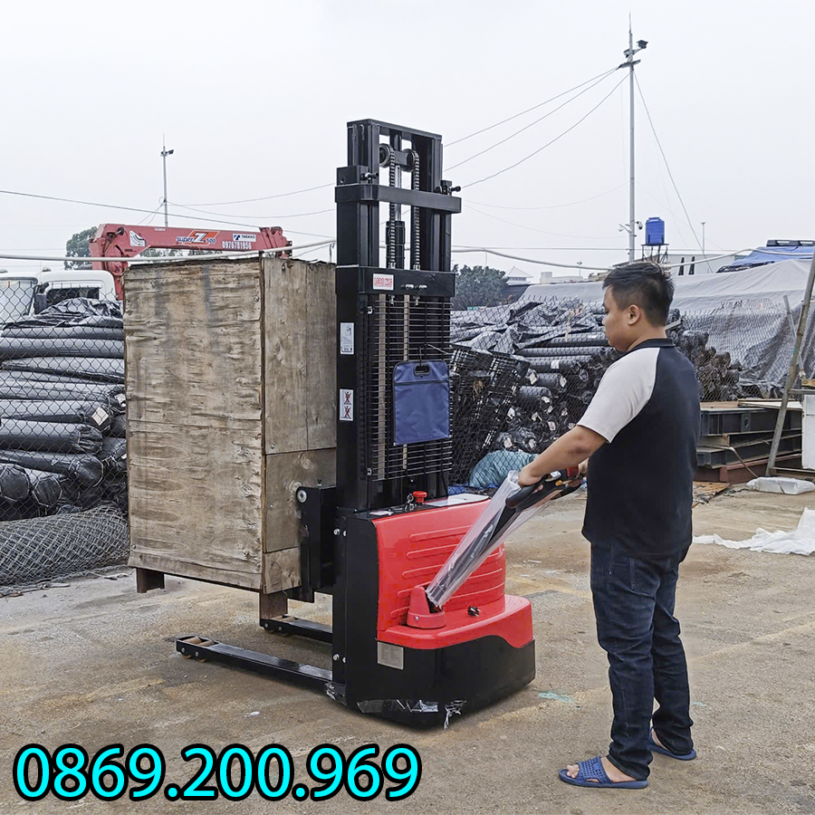 Xe Nâng Điện Mini: Chìa Khóa Thành Công Cho Kho Xưởng Nhỏ! 7 xe nang dien mini 1 1