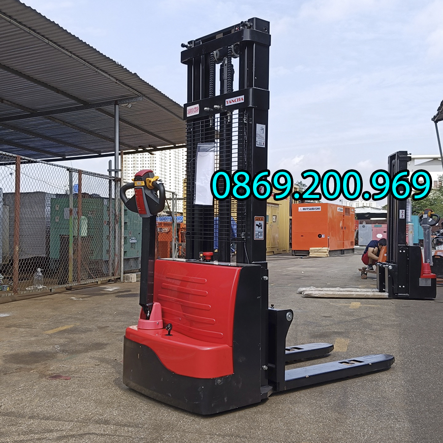 Xe Nâng Điện Mini: Chìa Khóa Thành Công Cho Kho Xưởng Nhỏ! 3 Xe Nâng Điện Mini 1,5 tấn 3m