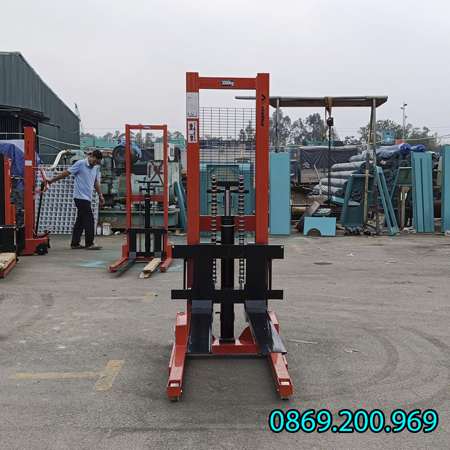 Khám Phá Xe Nâng Tay Cao 3 Tấn: Tải Trọng Lớn, Vận Hành Dễ Dàng 2 Xe nâng tay cao 3 tấn