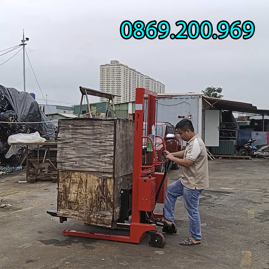 Xe nâng điện tay – Lựa chọn thông minh giúp tối ưu chi phí vận hành 2 Xe nâng điện tay