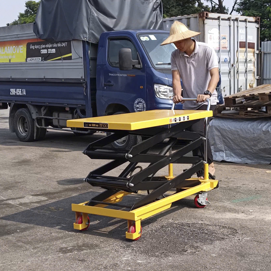 Xe nâng mặt bàn 500kg nâng 2m PTH500 nhập khẩu 1 Xe nâng mặt bàn 500kg nâng 2m PTH500 nhập khẩu