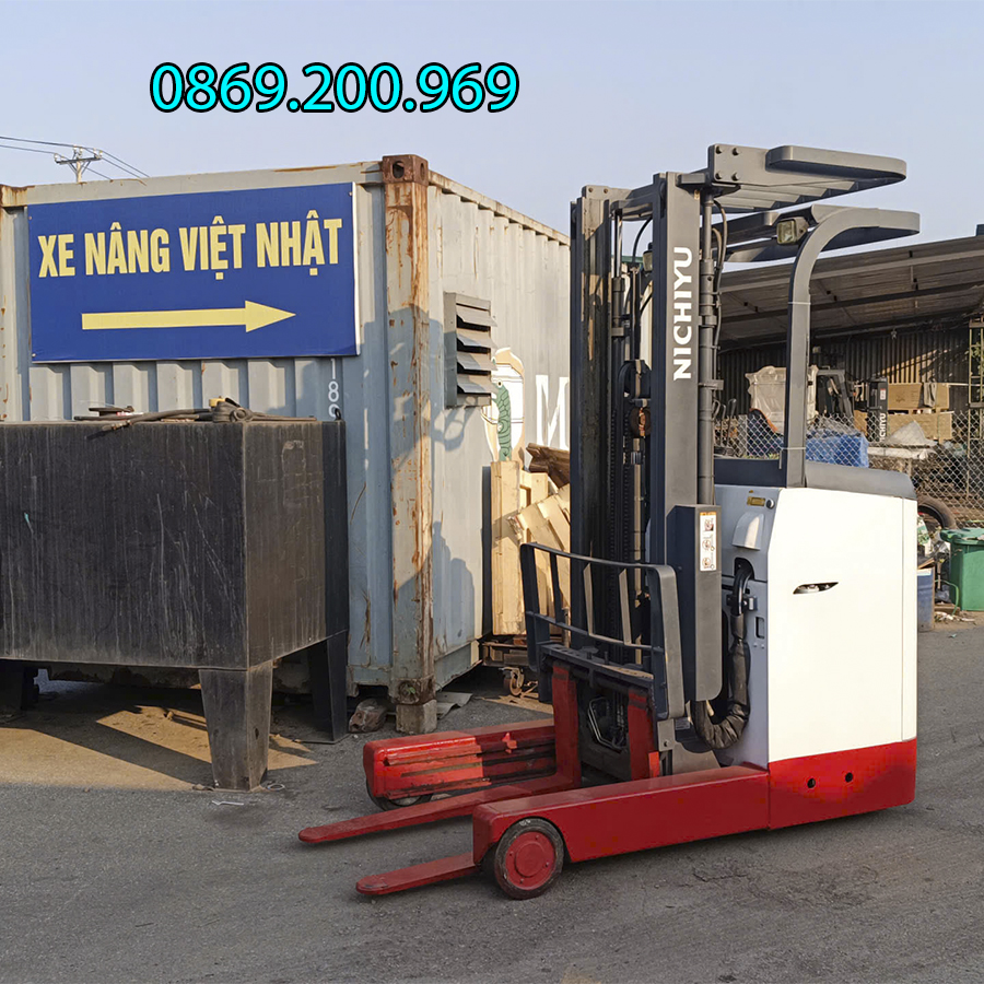 Chọn xe nâng cho kho hẹp
