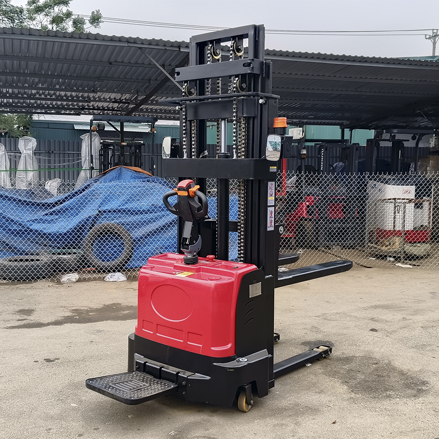 Chọn xe nâng cho kho hẹp