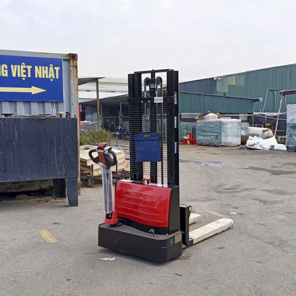 Xe nâng điện dắt lái 2 tấn nâng cao 3m LWS20-30 hãng Waylift